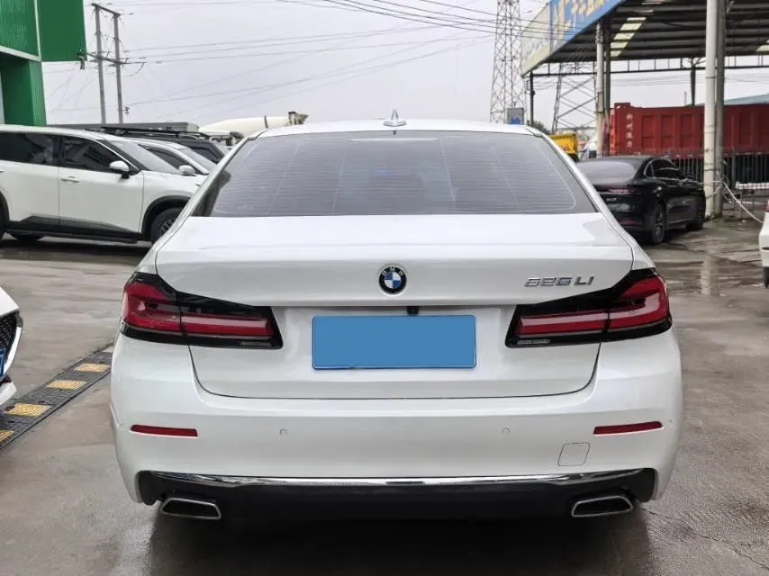 2022 BMW 5 Series 2.0T 184HP L4 8AT,autocango,china used car exporter,china ev exporter,chinese used car exporter,chinese used ev exporter