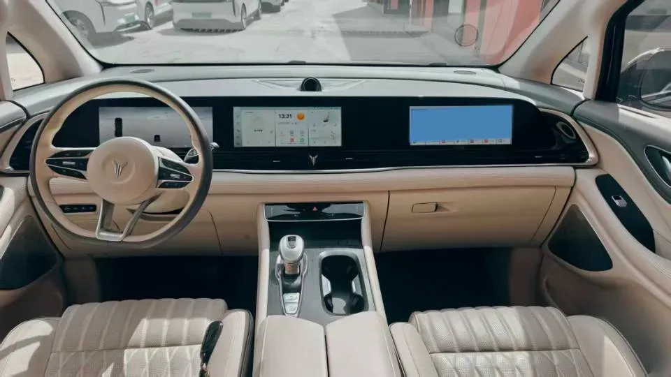 2024 Voyah Dream BEV 108.73KWH,autocango,china used car exporter,china ev exporter,chinese used car exporter,chinese used ev exporter