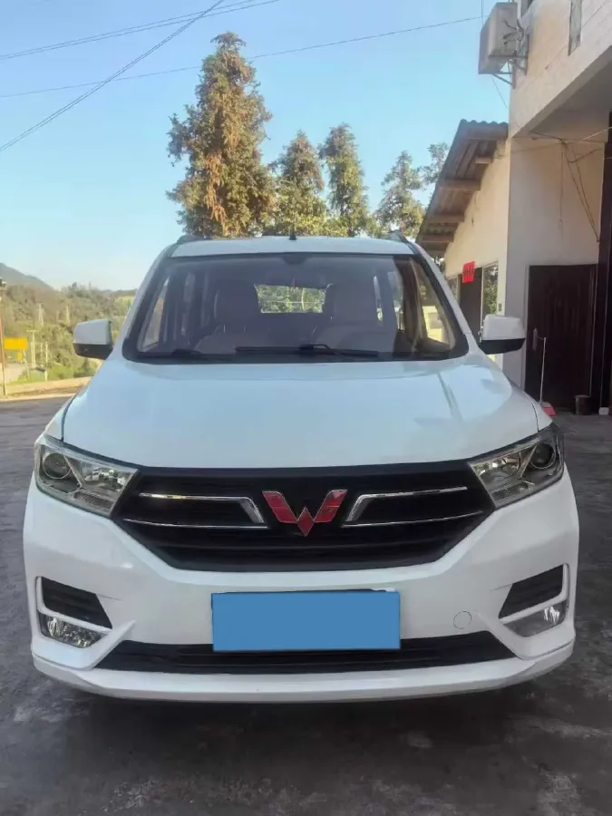 2018 WuLing HongGuang 1.5L 105HP L4 5MT,autocango,china used car exporter,china ev exporter,chinese used car exporter,chinese used ev exporter