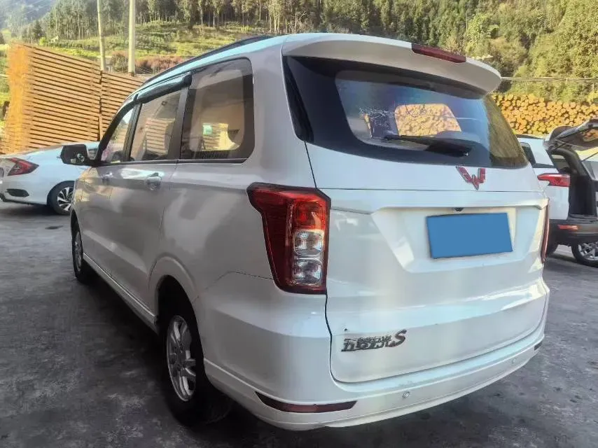 2018 WuLing HongGuang 1.5L 105HP L4 5MT,autocango,china used car exporter,china ev exporter,chinese used car exporter,chinese used ev exporter