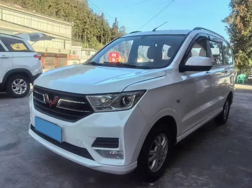 2018 WuLing HongGuang 1.5L 105HP L4 5MT,autocango,china used car exporter,china ev exporter,chinese used car exporter,chinese used ev exporter