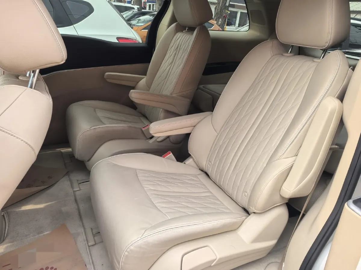 2023 Buick GL8 2.0T 237HP L4 9AT,autocango,china used car exporter,china ev exporter,chinese used car exporter,chinese used ev exporter