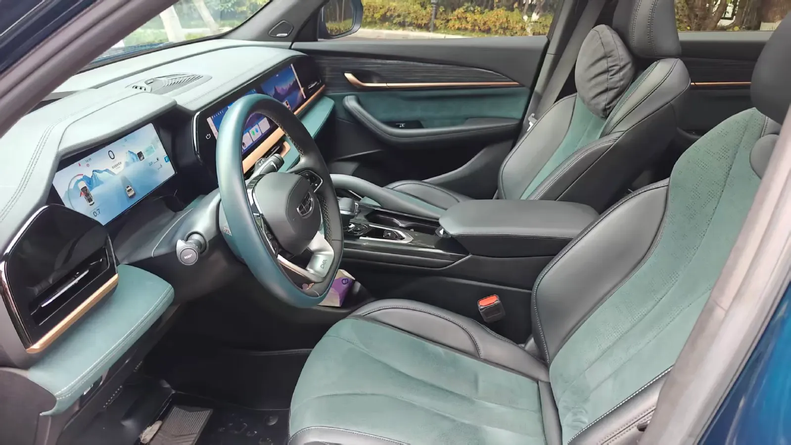 2021 Geely Monjaro 2.0T 238HP L4 8AT,autocango,china used car exporter,china ev exporter,chinese used car exporter,chinese used ev exporter