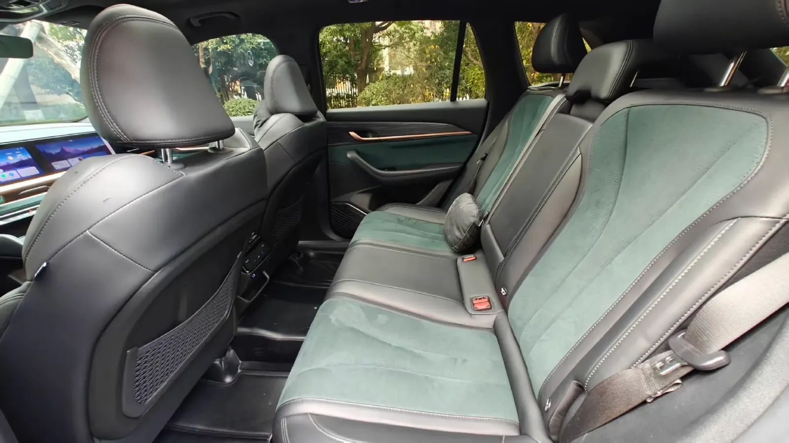 2021 Geely Monjaro 2.0T 238HP L4 8AT,autocango,china used car exporter,china ev exporter,chinese used car exporter,chinese used ev exporter