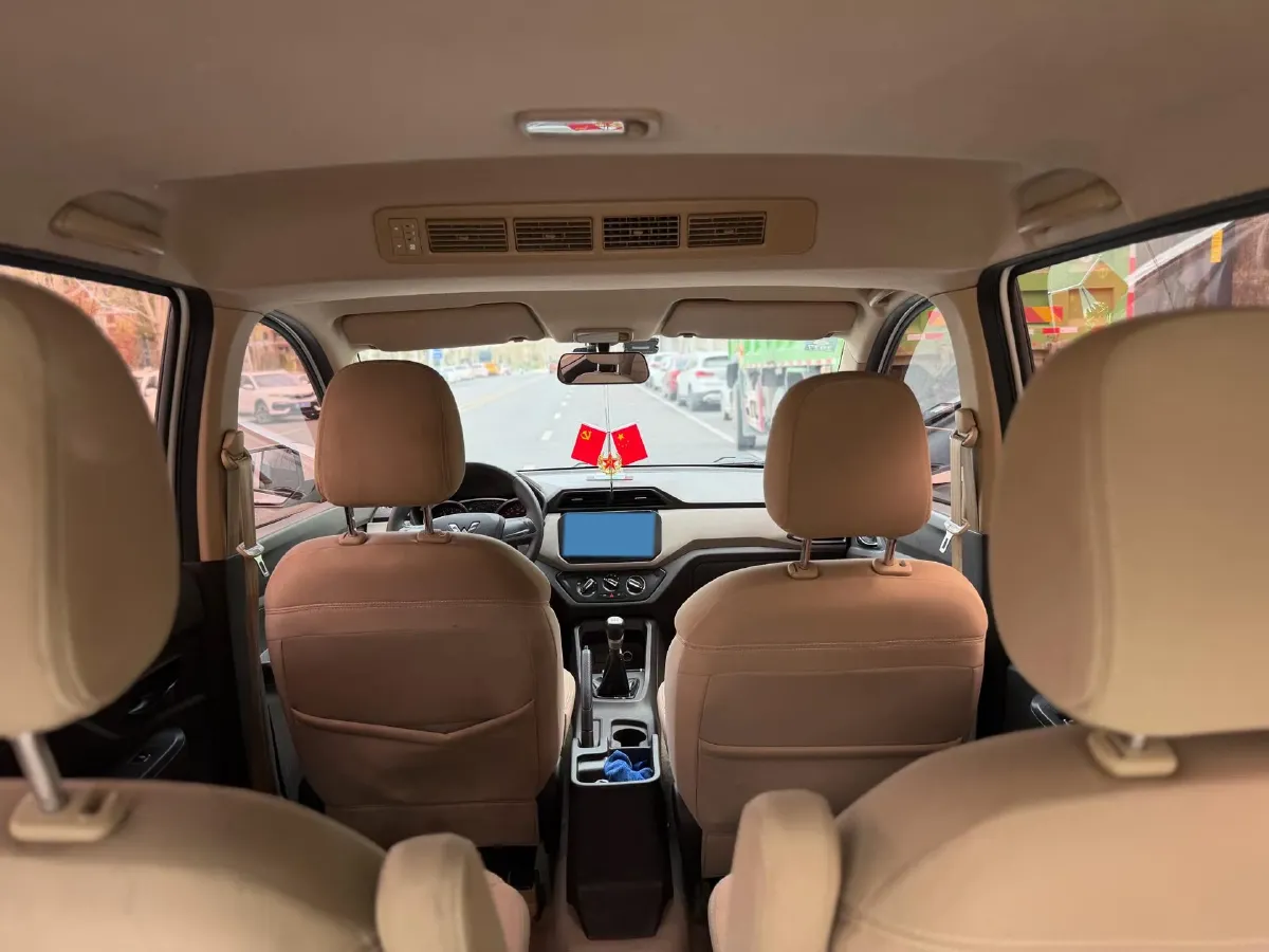 2018 WuLing HongGuang 1.5L 105HP L4 5MT,autocango,china used car exporter,china ev exporter,chinese used car exporter,chinese used ev exporter