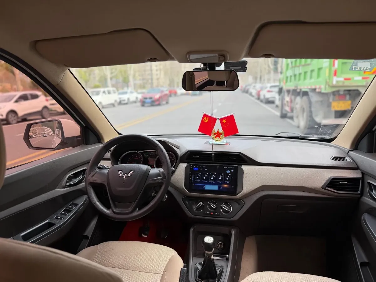 2018 WuLing HongGuang 1.5L 105HP L4 5MT,autocango,china used car exporter,china ev exporter,chinese used car exporter,chinese used ev exporter