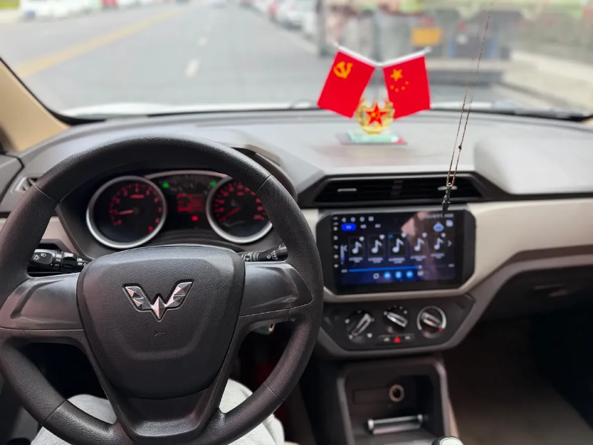 2018 WuLing HongGuang 1.5L 105HP L4 5MT,autocango,china used car exporter,china ev exporter,chinese used car exporter,chinese used ev exporter