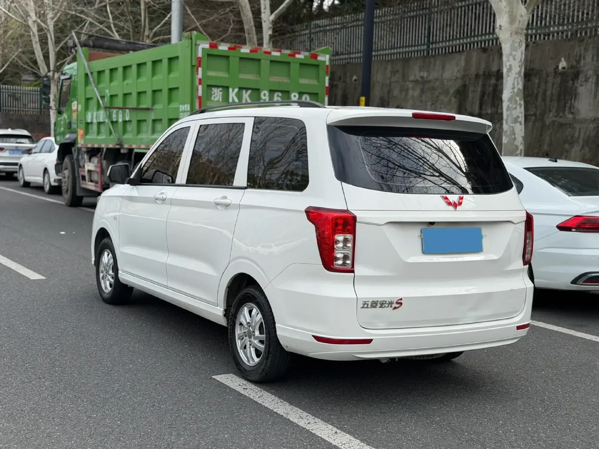 2018 WuLing HongGuang 1.5L 105HP L4 5MT,autocango,china used car exporter,china ev exporter,chinese used car exporter,chinese used ev exporter
