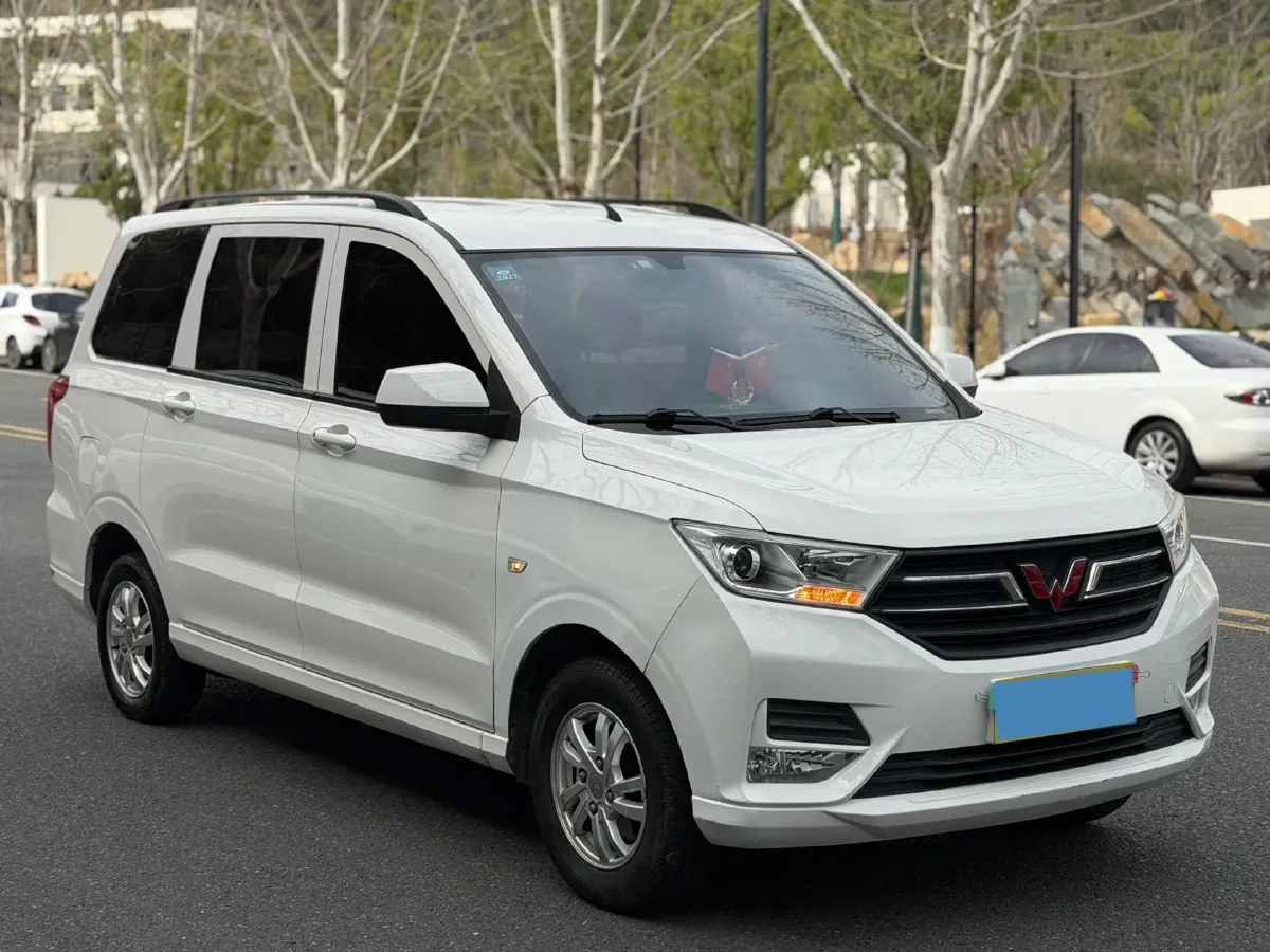 2018 WuLing HongGuang 1.5L 105HP L4 5MT,autocango,china used car exporter,china ev exporter,chinese used car exporter,chinese used ev exporter