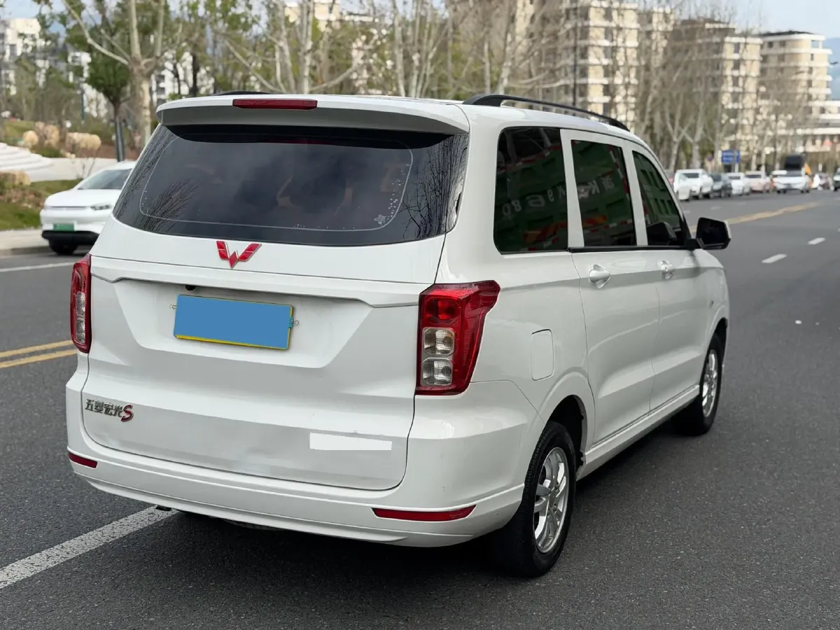 2018 WuLing HongGuang 1.5L 105HP L4 5MT,autocango,china used car exporter,china ev exporter,chinese used car exporter,chinese used ev exporter