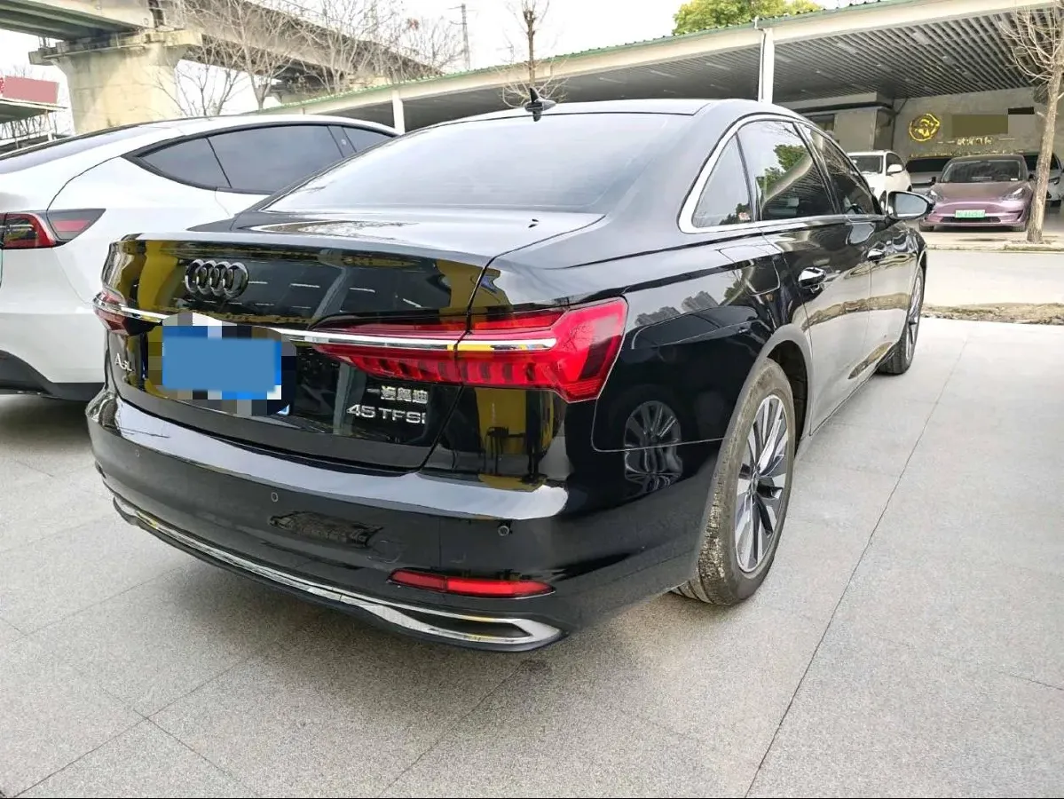 2024 Audi A6L 2.0T 245HP L4 7DCT,autocango,china used car exporter,china ev exporter,chinese used car exporter,chinese used ev exporter