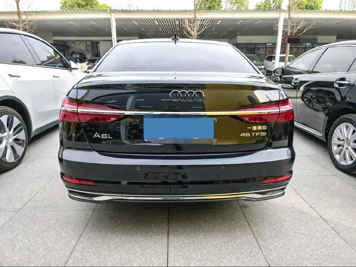 2024 Audi A6L 2.0T 245HP L4 7DCT,autocango,china used car exporter,china ev exporter,chinese used car exporter,chinese used ev exporter