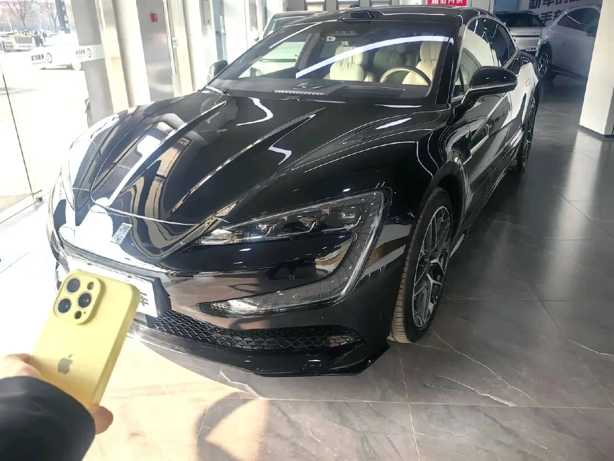 2025 YangWang U7 BEV 135.5KWH,autocango,china used car exporter,china ev exporter,chinese used car exporter,chinese used ev exporter