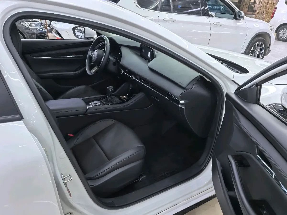 2021 Mazda 3 Axela 2.0L 158HP L4 6AT,autocango,china used car exporter,china ev exporter,chinese used car exporter,chinese used ev exporter