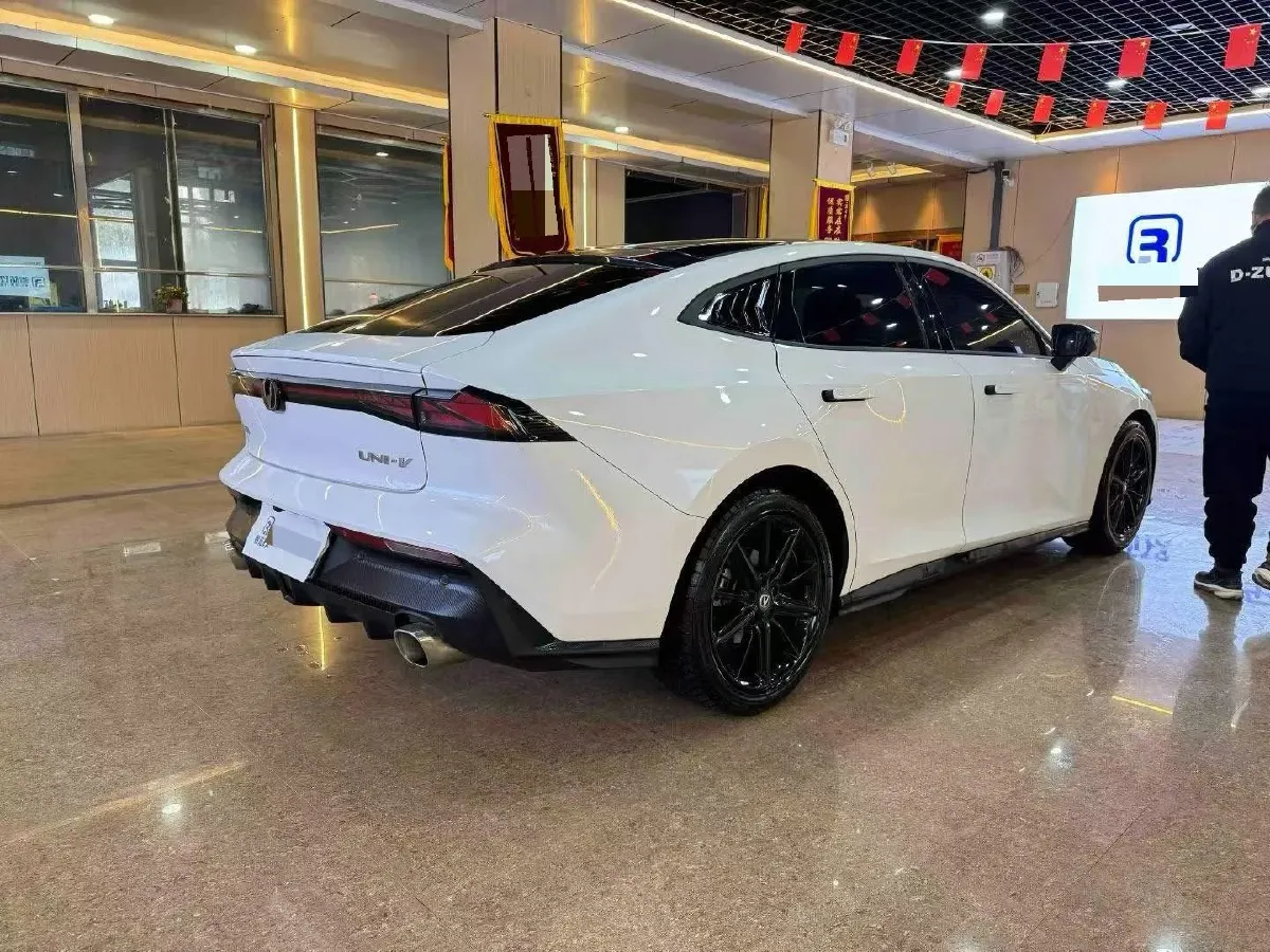 2022 ChangAn UNI-V 1.5T 188HP L4 7DCT,autocango,china used car exporter,china ev exporter,chinese used car exporter,chinese used ev exporter