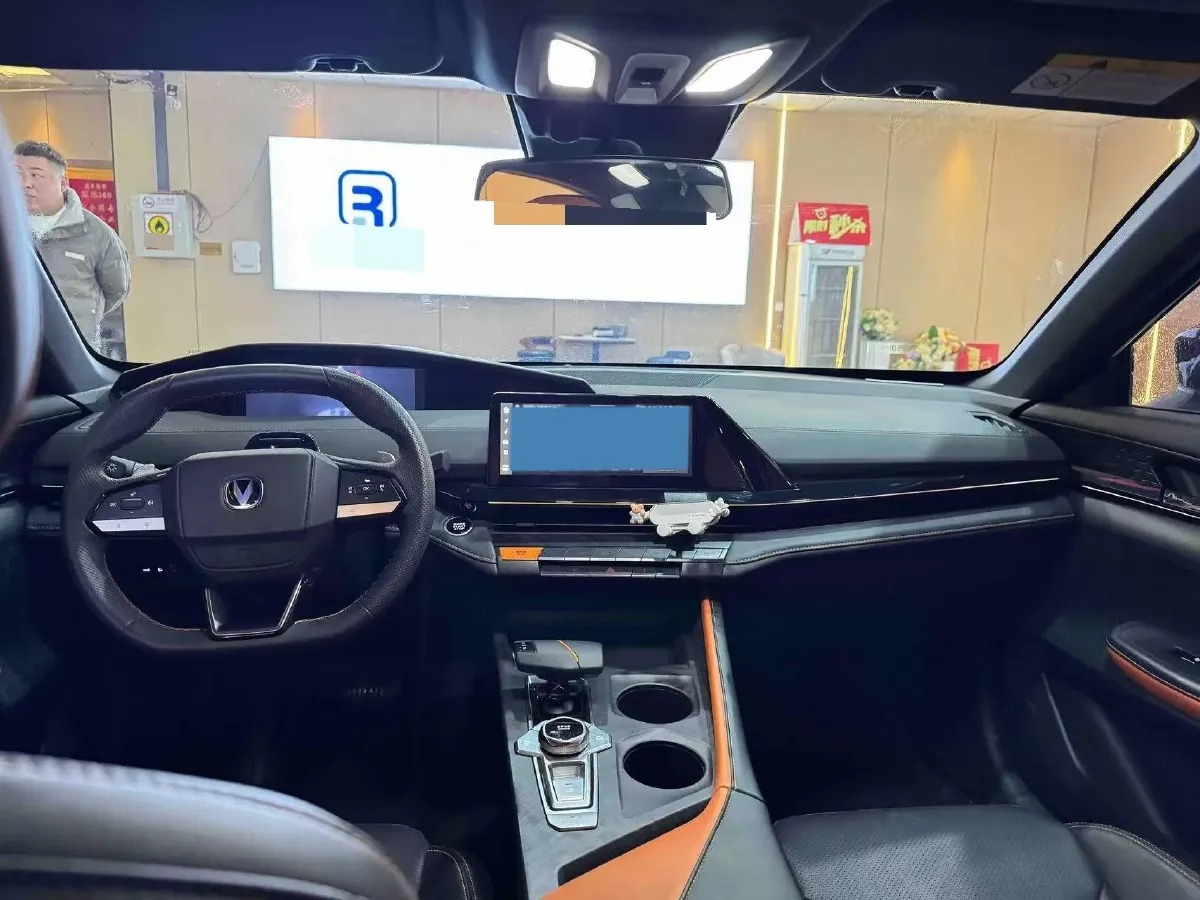 2022 ChangAn UNI-V 1.5T 188HP L4 7DCT,autocango,china used car exporter,china ev exporter,chinese used car exporter,chinese used ev exporter