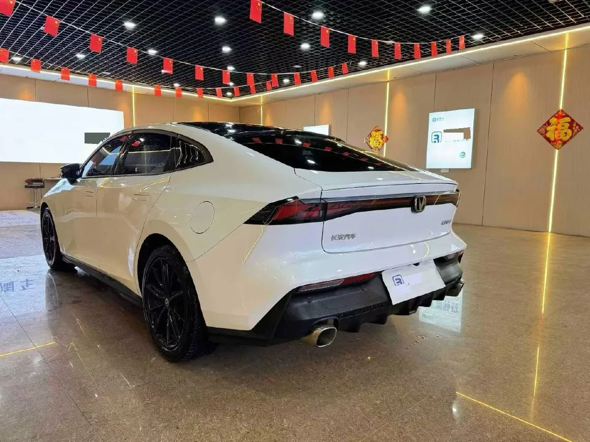 2022 ChangAn UNI-V 1.5T 188HP L4 7DCT,autocango,china used car exporter,china ev exporter,chinese used car exporter,chinese used ev exporter