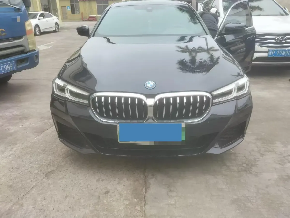 2022 BMW 5 Series 2.0T 184HP L4 8AT PHEV 17.7KWH,autocango,china used car exporter,china ev exporter,chinese used car exporter,chinese used ev exporter