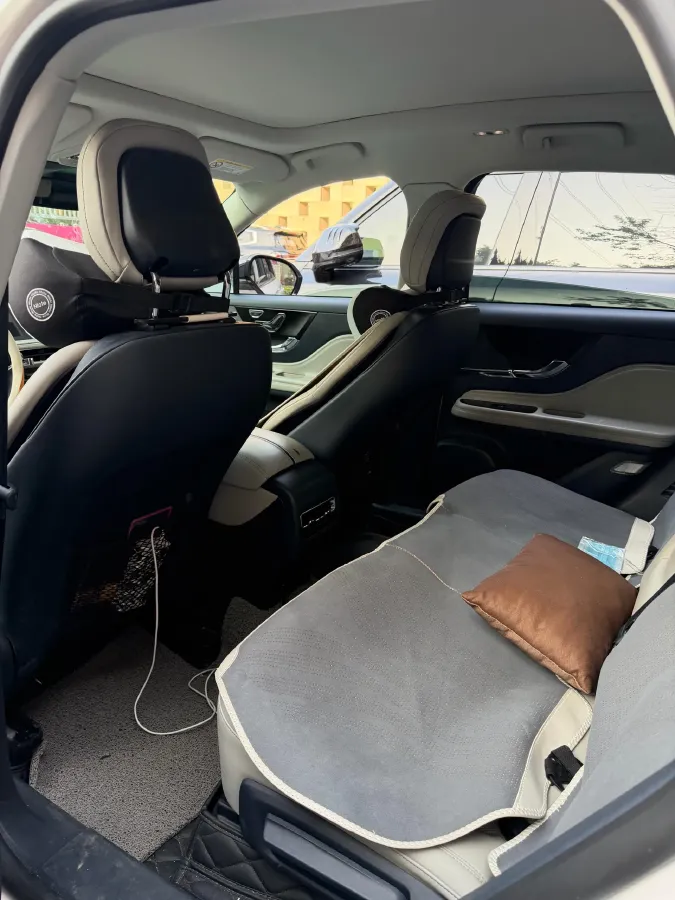 2023 Lincoln Corsair 2.0T 261HP L4 8AT,autocango,china used car exporter,china ev exporter,chinese used car exporter,chinese used ev exporter