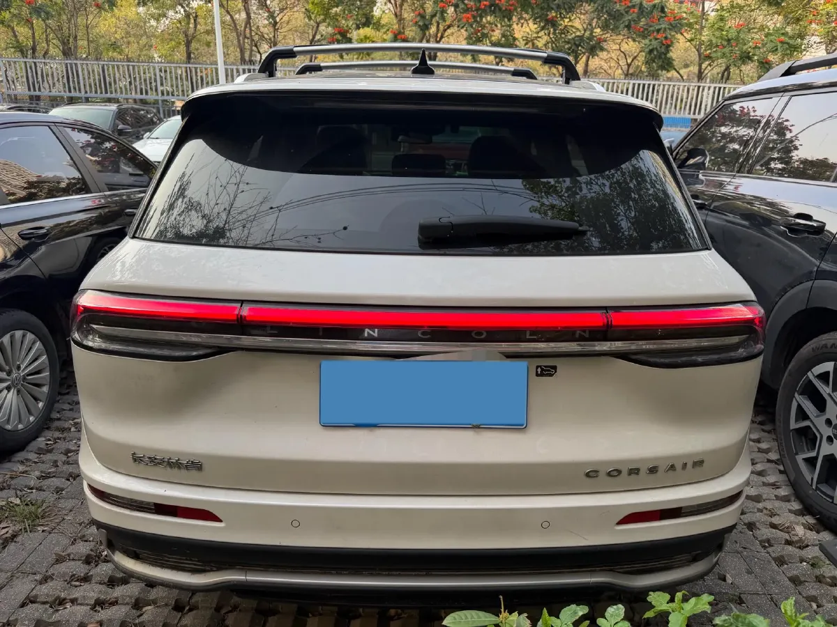 2023 Lincoln Corsair 2.0T 261HP L4 8AT,autocango,china used car exporter,china ev exporter,chinese used car exporter,chinese used ev exporter