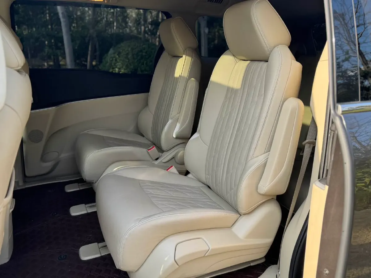 2023 Buick GL8 2.0T 237HP L4 9AT,autocango,china used car exporter,china ev exporter,chinese used car exporter,chinese used ev exporter