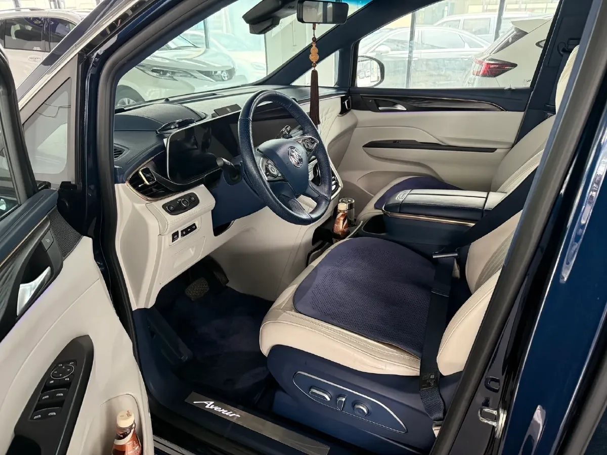 2022 Buick GL8 2.0T 237HP L4 9AT,autocango,china used car exporter,china ev exporter,chinese used car exporter,chinese used ev exporter