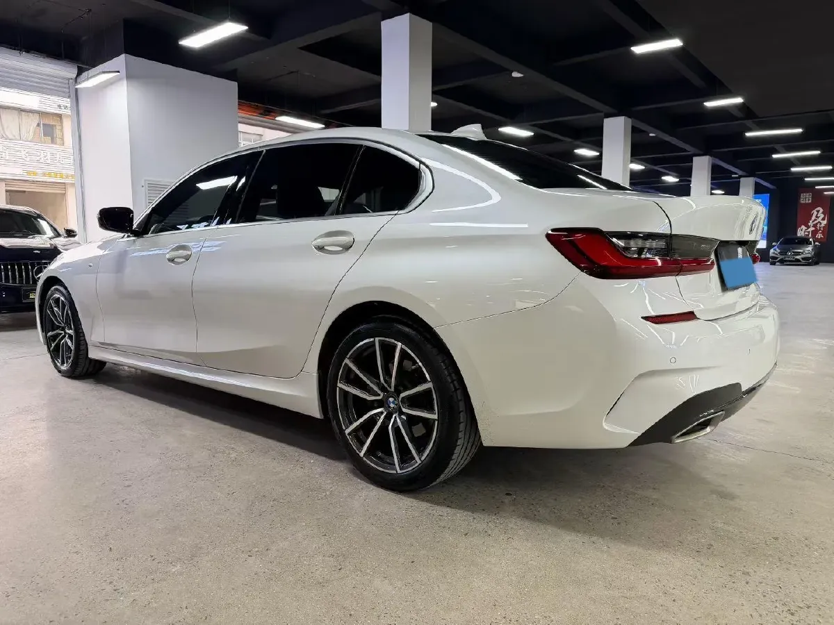 2022 BMW 3 Series 2.0T 156HP L4 8AT,autocango,china used car exporter,china ev exporter,chinese used car exporter,chinese used ev exporter