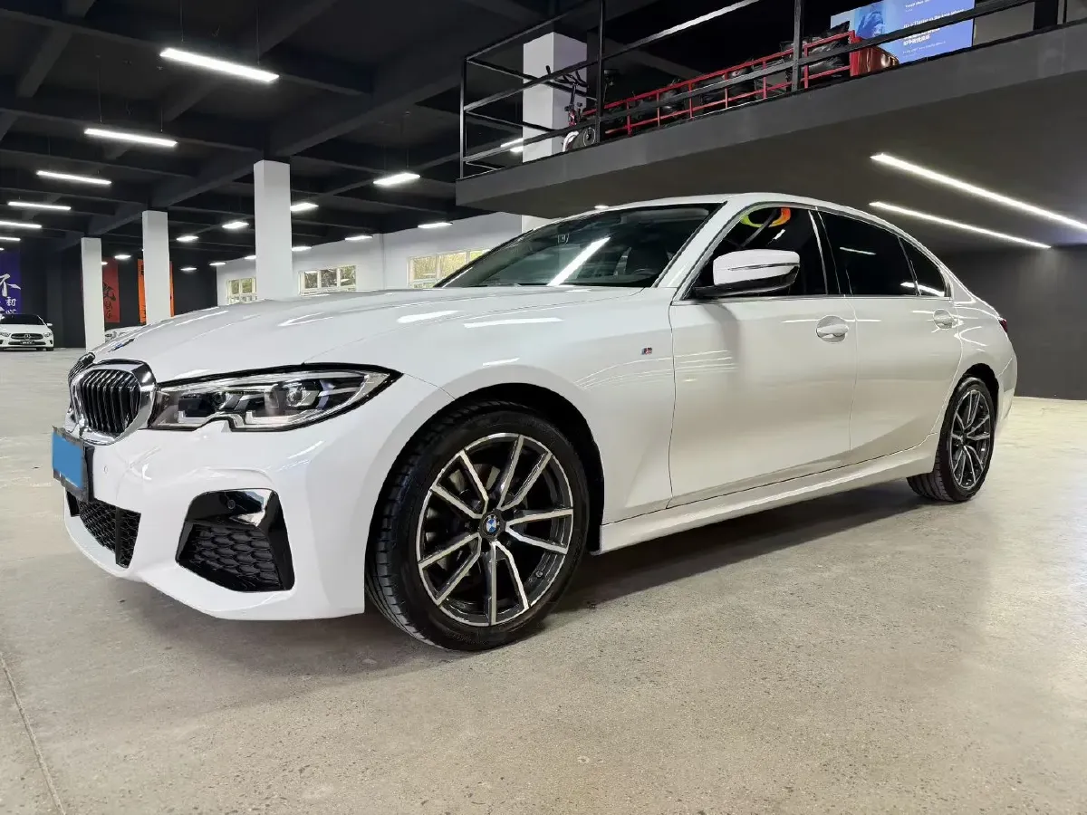 2022 BMW 3 Series 2.0T 156HP L4 8AT,autocango,china used car exporter,china ev exporter,chinese used car exporter,chinese used ev exporter