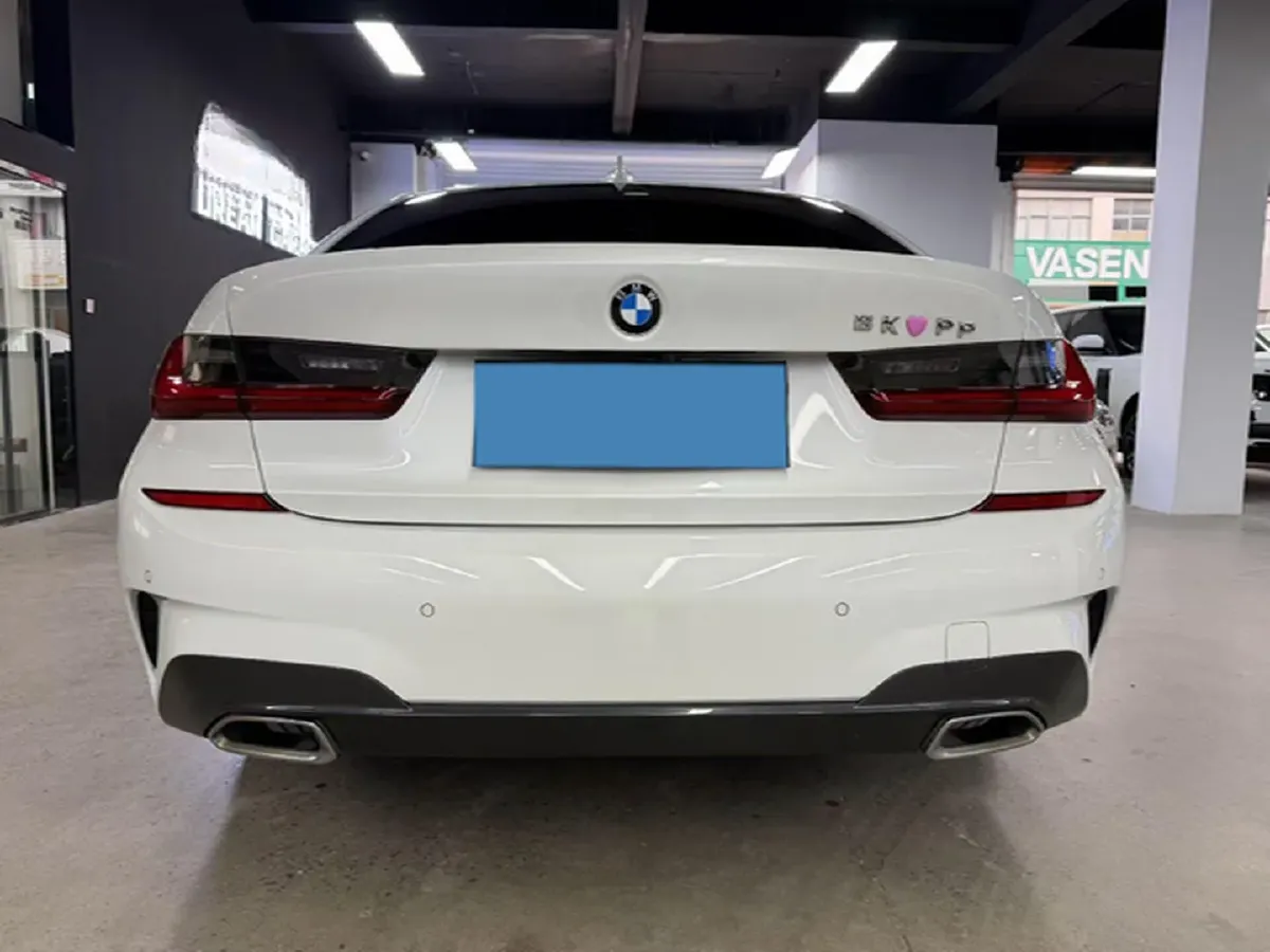2022 BMW 3 Series 2.0T 156HP L4 8AT,autocango,china used car exporter,china ev exporter,chinese used car exporter,chinese used ev exporter