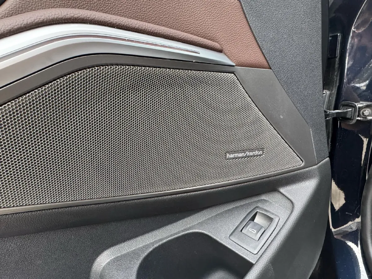 2024 BMW 3 Series 2.0T 184HP L4 8AT,autocango,china used car exporter,china ev exporter,chinese used car exporter,chinese used ev exporter