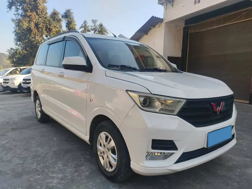 2021 WuLing RongGuang New Truck 1.5L 99HP L4 5MT,autocango,china used car exporter,china ev exporter,chinese used car exporter,chinese used ev exporter