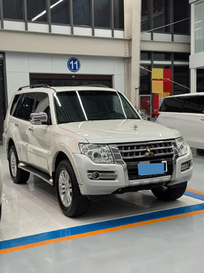 2017 YuTong T7 6.0L 316HP V8 6AT,autocango,china used car exporter,china ev exporter,chinese used car exporter,chinese used ev exporter