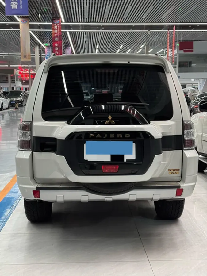 2017 YuTong T7 6.0L 316HP V8 6AT,autocango,china used car exporter,china ev exporter,chinese used car exporter,chinese used ev exporter