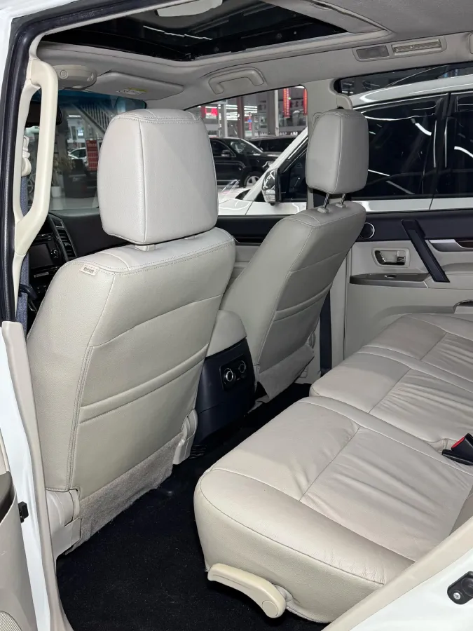 2017 YuTong T7 6.0L 316HP V8 6AT,autocango,china used car exporter,china ev exporter,chinese used car exporter,chinese used ev exporter