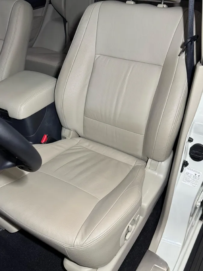 2017 YuTong T7 6.0L 316HP V8 6AT,autocango,china used car exporter,china ev exporter,chinese used car exporter,chinese used ev exporter