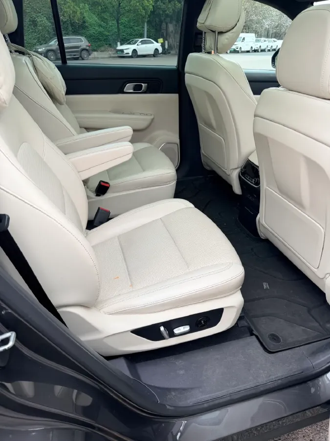 2021 Li ONE Range Extended 131HP REEV 40.5KWH,autocango,china used car exporter,china ev exporter,chinese used car exporter,chinese used ev exporter