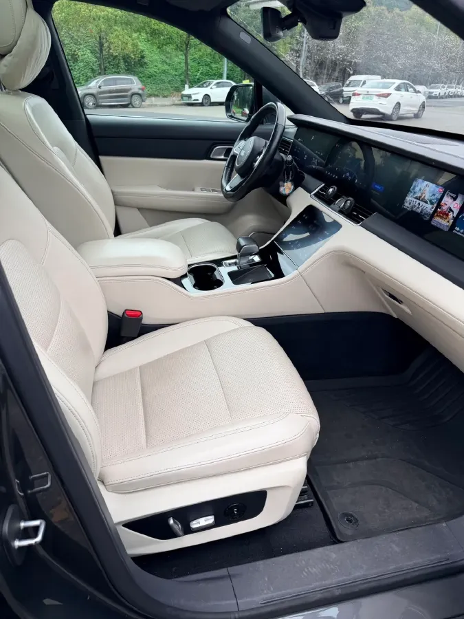 2021 Li ONE Range Extended 131HP REEV 40.5KWH,autocango,china used car exporter,china ev exporter,chinese used car exporter,chinese used ev exporter