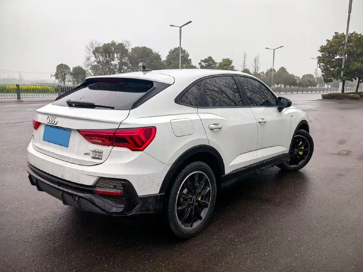 2022 Audi Q3 Sportback 2.0T 220HP L4 7DCT,autocango,china used car exporter,china ev exporter,chinese used car exporter,chinese used ev exporter