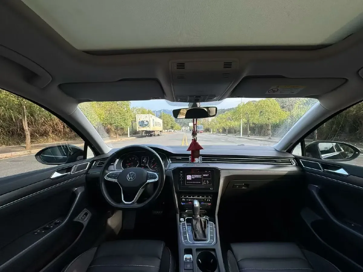 2020 Volkswagen Magotan 2.0T 186HP L4 7DCT,autocango,china used car exporter,china ev exporter,chinese used car exporter,chinese used ev exporter