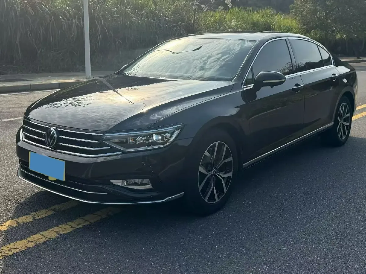 2020 Volkswagen Magotan 2.0T 186HP L4 7DCT,autocango,china used car exporter,china ev exporter,chinese used car exporter,chinese used ev exporter