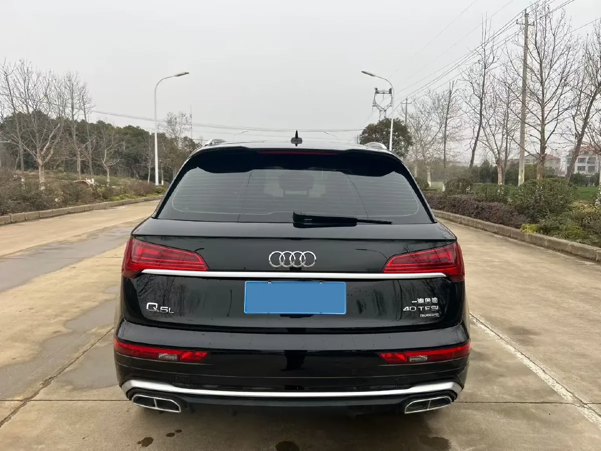 2023 Audi Q5L 2.0T 190HP L4 7DCT,autocango,china used car exporter,china ev exporter,chinese used car exporter,chinese used ev exporter