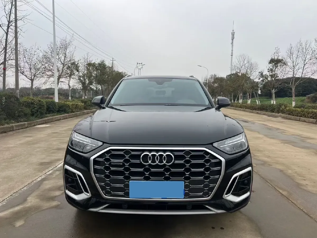 2023 Audi Q5L 2.0T 190HP L4 7DCT,autocango,china used car exporter,china ev exporter,chinese used car exporter,chinese used ev exporter