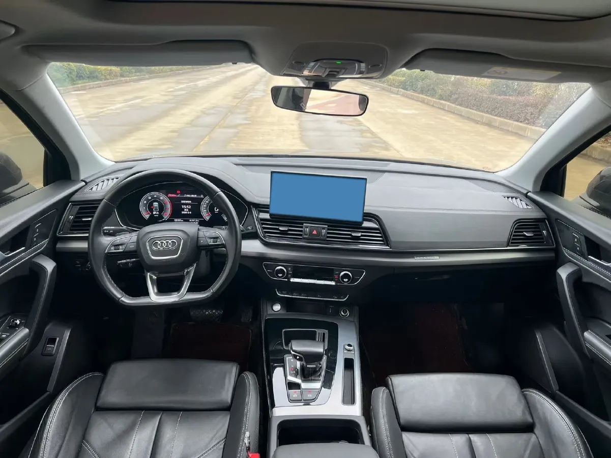 2023 Audi Q5L 2.0T 190HP L4 7DCT,autocango,china used car exporter,china ev exporter,chinese used car exporter,chinese used ev exporter