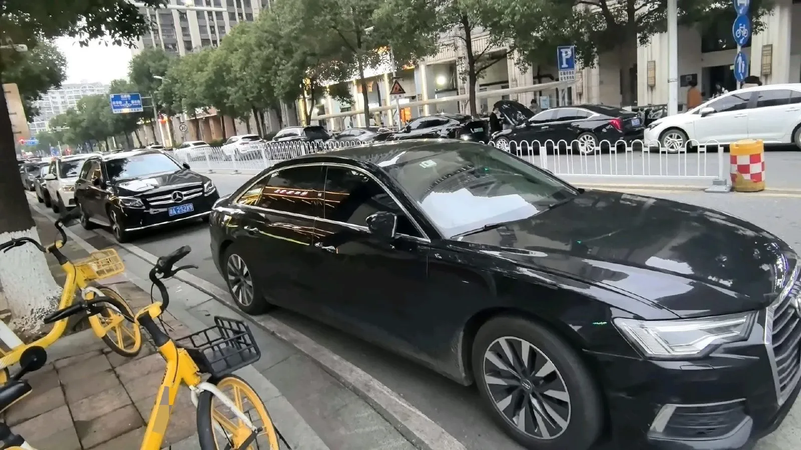 2019 Mercedes-Benz E Class 1.5T 184HP L4 9AT,autocango,china used car exporter,china ev exporter,chinese used car exporter,chinese used ev exporter