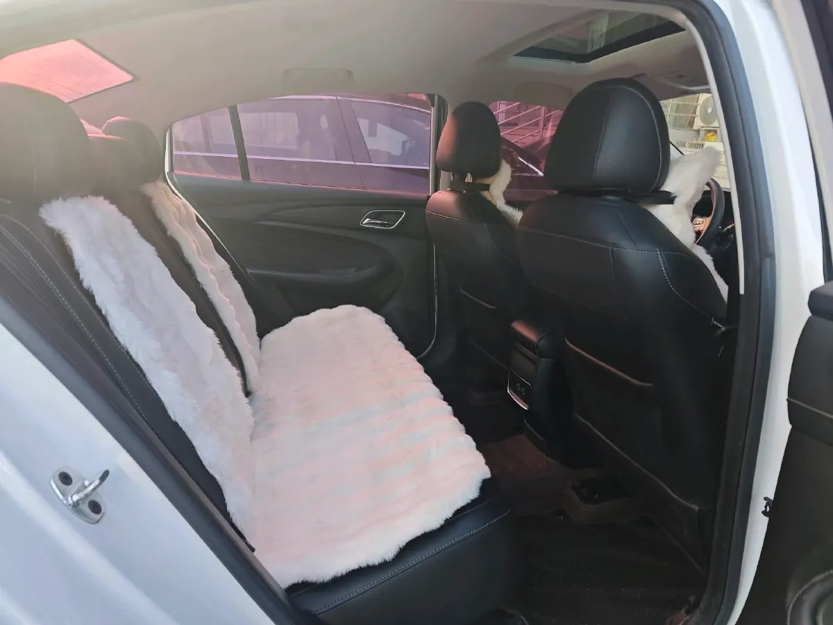 2019 Roewe i5 1.5L 120HP L4 CVT,autocango,china used car exporter,china ev exporter,chinese used car exporter,chinese used ev exporter