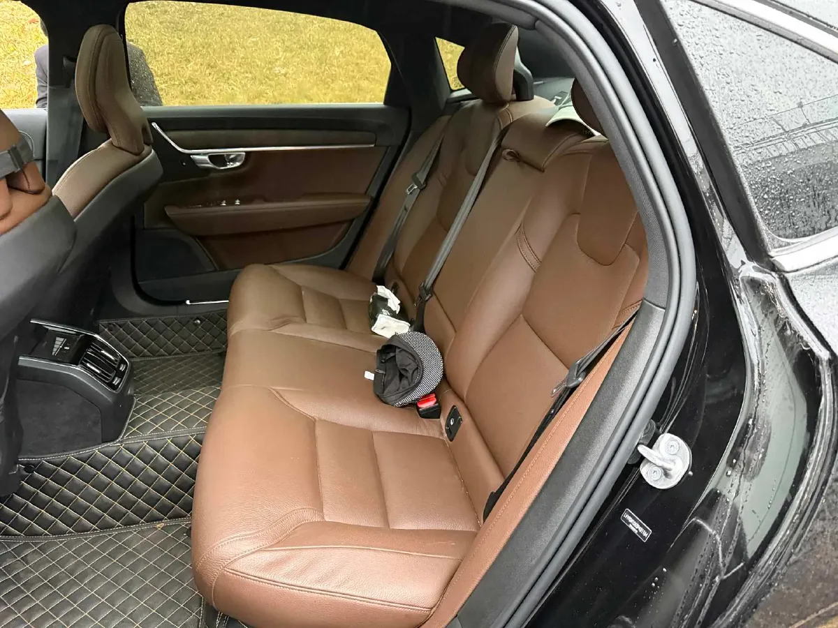 2025 Volvo S90 2.0T 250HP L4 8AT,autocango,china used car exporter,china ev exporter,chinese used car exporter,chinese used ev exporter