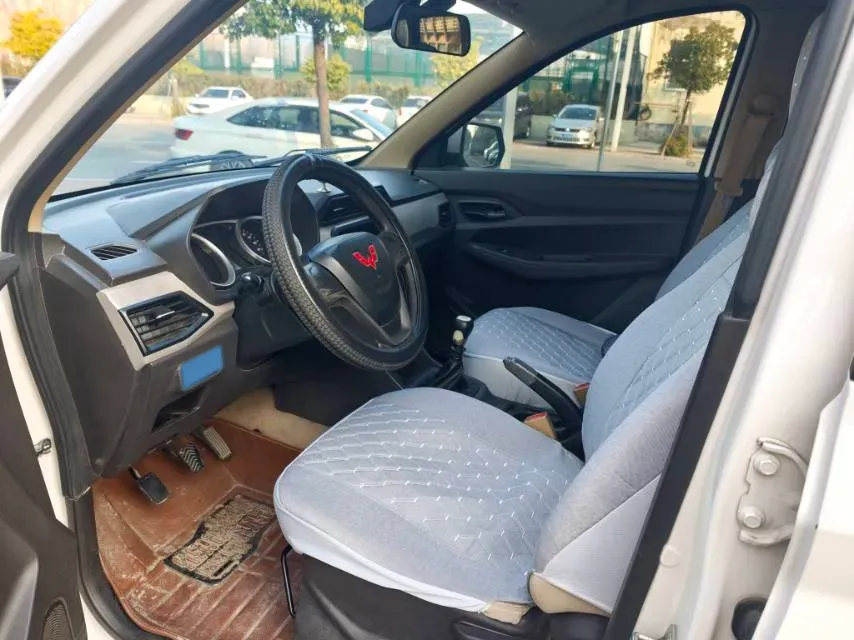 2021 WuLing RongGuang New Truck 1.5L 99HP L4 5MT,autocango,china used car exporter,china ev exporter,chinese used car exporter,chinese used ev exporter