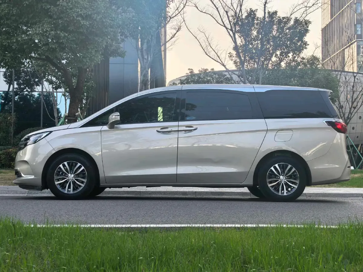 2021 Buick GL8 2.0T 237HP L4 9AT,autocango,china used car exporter,china ev exporter,chinese used car exporter,chinese used ev exporter