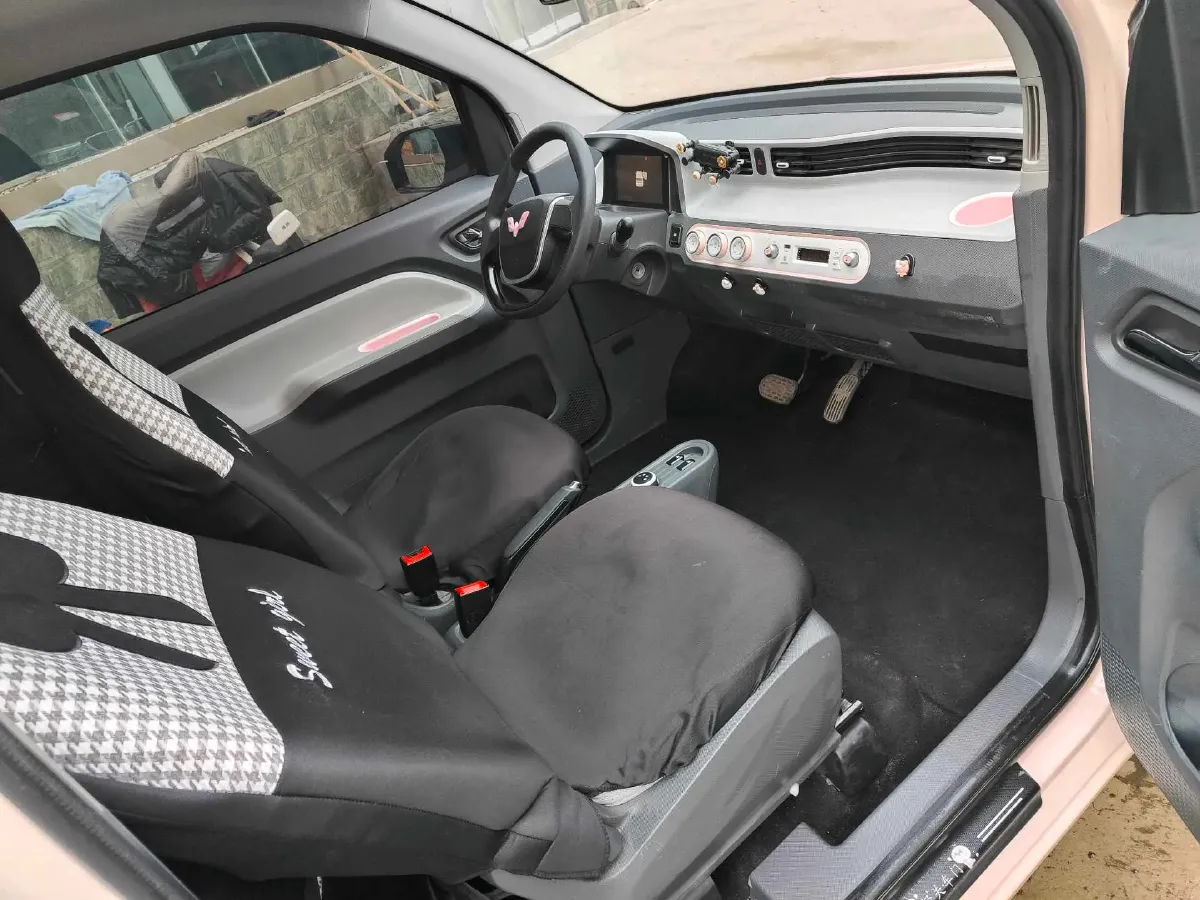 2021 WuLing HongGuang MINI EV BEV 13.9KWH,autocango,china used car exporter,china ev exporter,chinese used car exporter,chinese used ev exporter