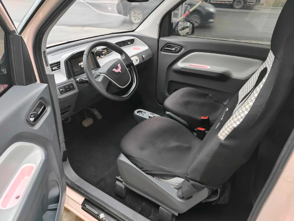 2021 WuLing HongGuang MINI EV BEV 13.9KWH,autocango,china used car exporter,china ev exporter,chinese used car exporter,chinese used ev exporter